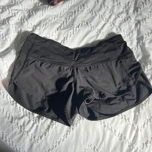 Lulu shorts (2.5” inseam)